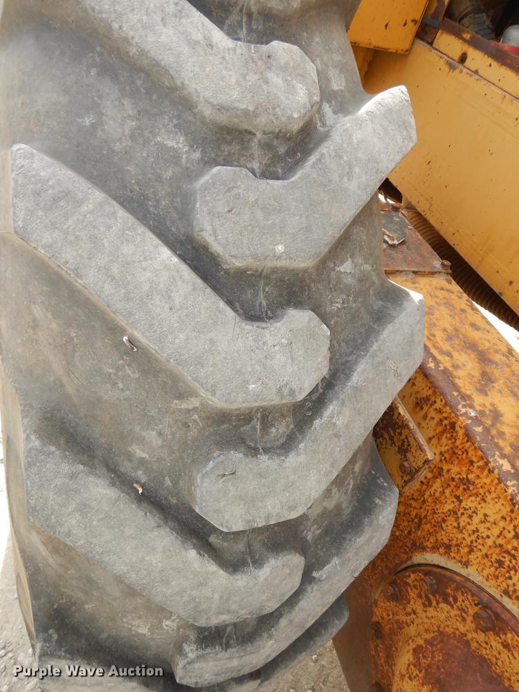 image for item J5613 1983 Fiat-Allis FG95 rigid frame motor grader