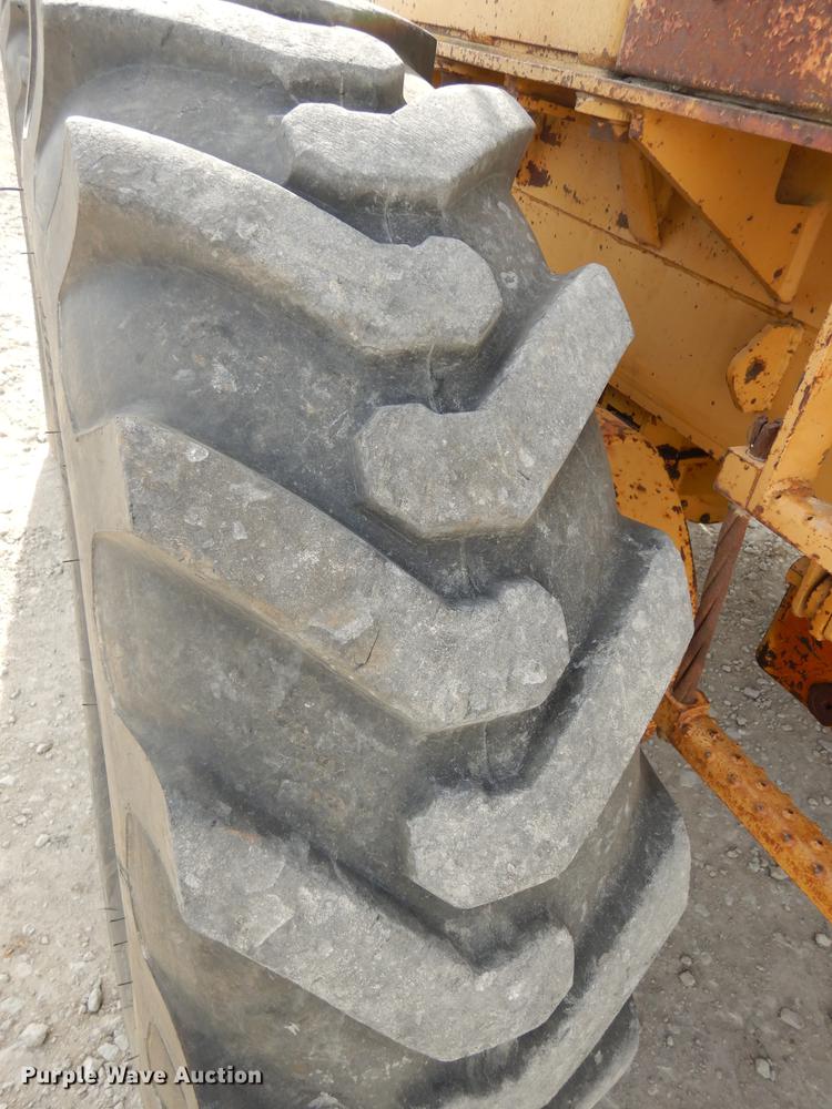 image for item J5613 1983 Fiat-Allis FG95 rigid frame motor grader