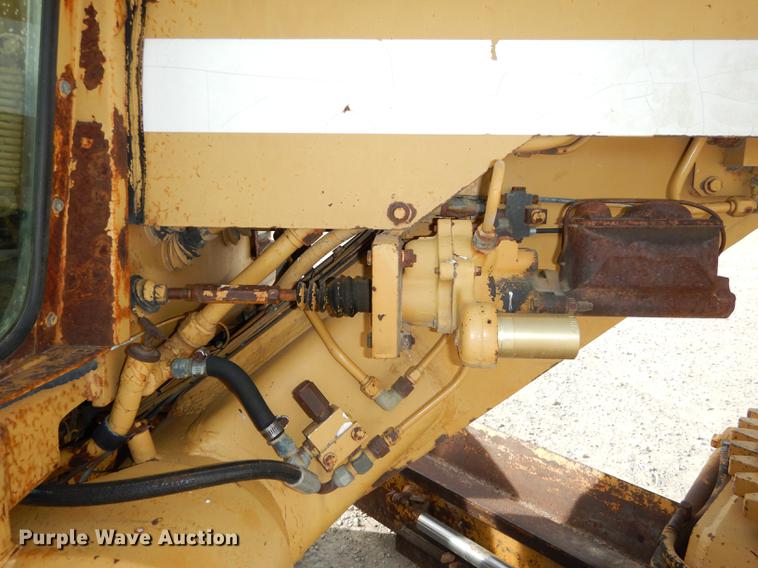 image for item J5613 1983 Fiat-Allis FG95 rigid frame motor grader