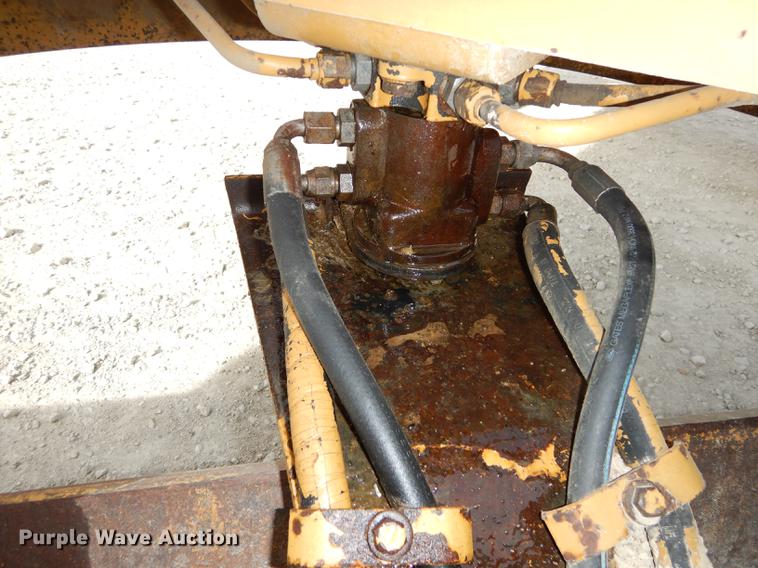 image for item J5613 1983 Fiat-Allis FG95 rigid frame motor grader