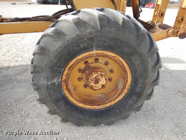 image for item J5613 1983 Fiat-Allis FG95 rigid frame motor grader