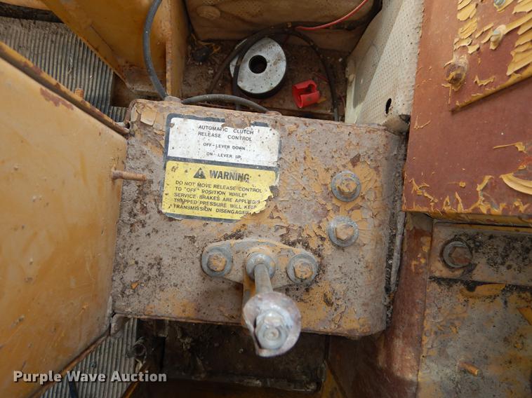 image for item J5613 1983 Fiat-Allis FG95 rigid frame motor grader