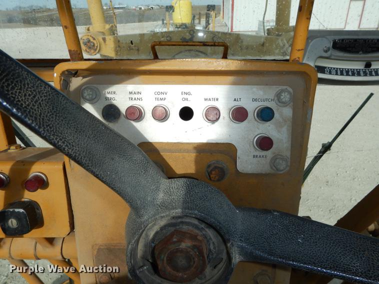 image for item J5613 1983 Fiat-Allis FG95 rigid frame motor grader