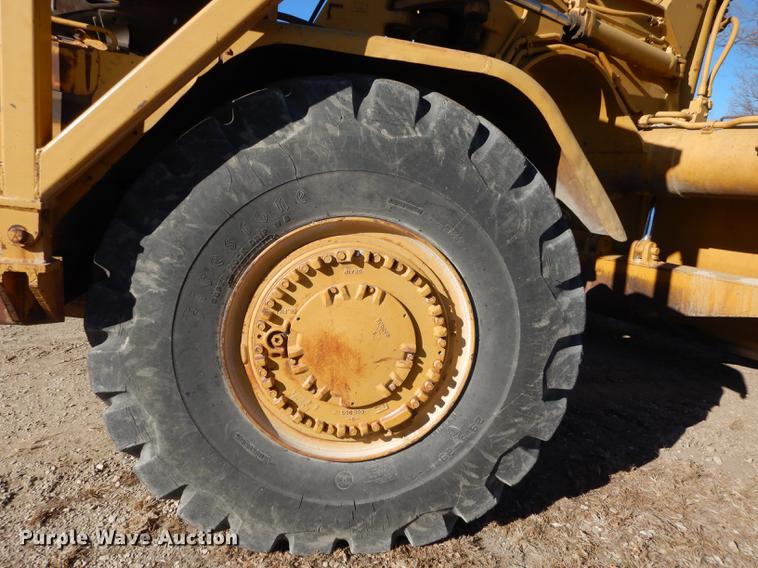 image for item J5620 1972 Caterpillar 621 conventional scraper