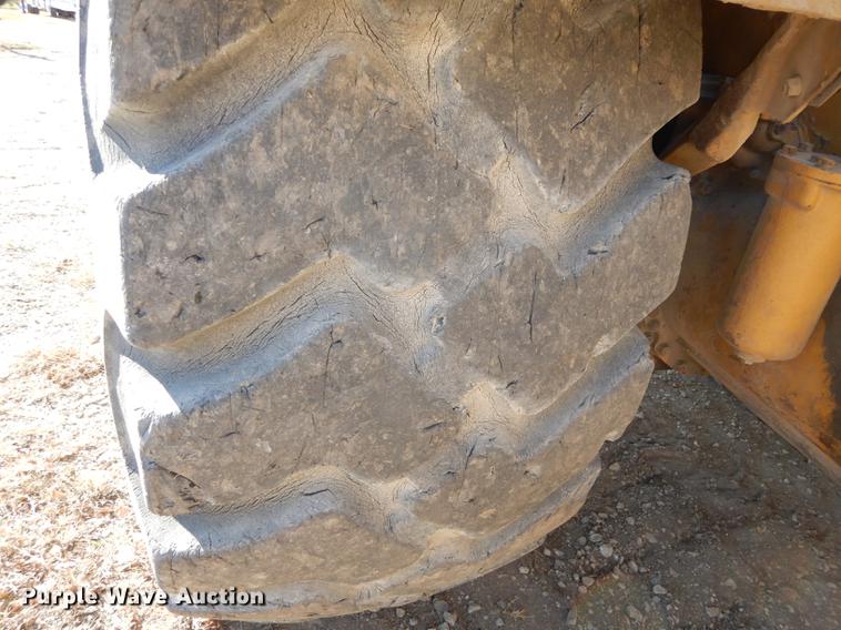 image for item J5620 1972 Caterpillar 621 conventional scraper