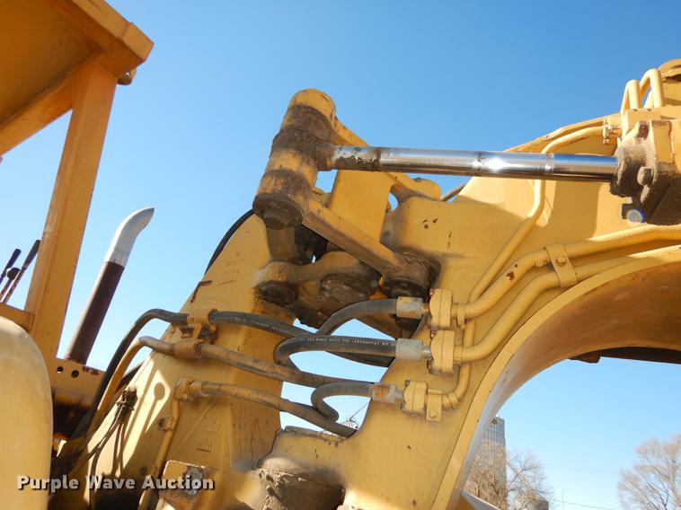 image for item J5620 1972 Caterpillar 621 conventional scraper