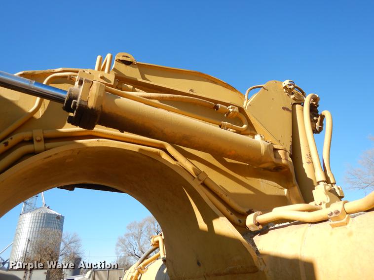 image for item J5620 1972 Caterpillar 621 conventional scraper