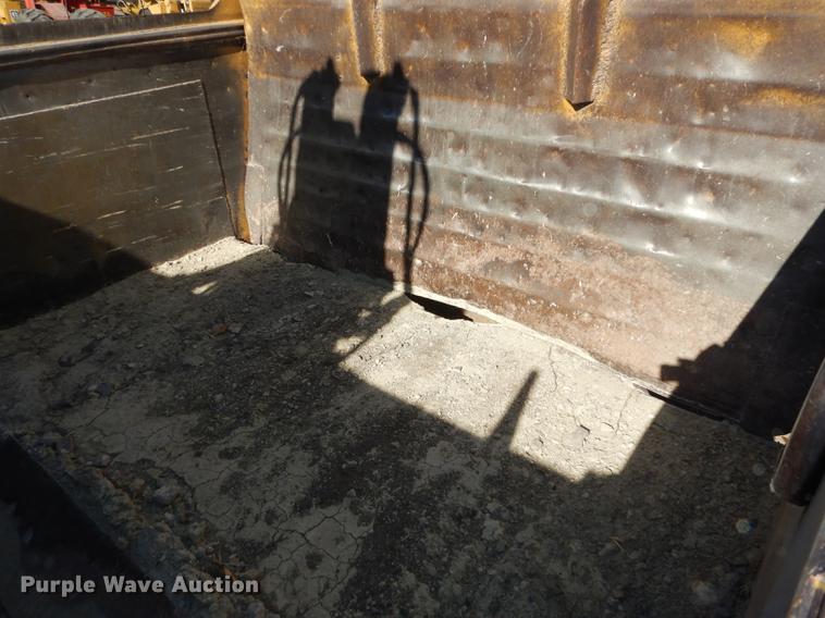 image for item J5620 1972 Caterpillar 621 conventional scraper