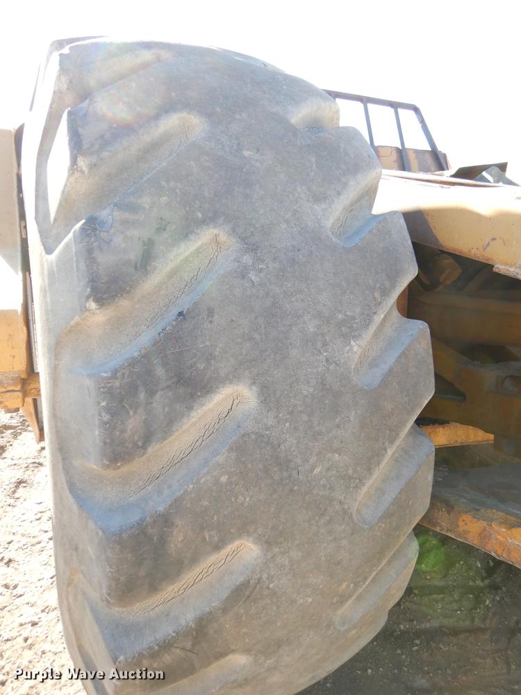 image for item J5620 1972 Caterpillar 621 conventional scraper