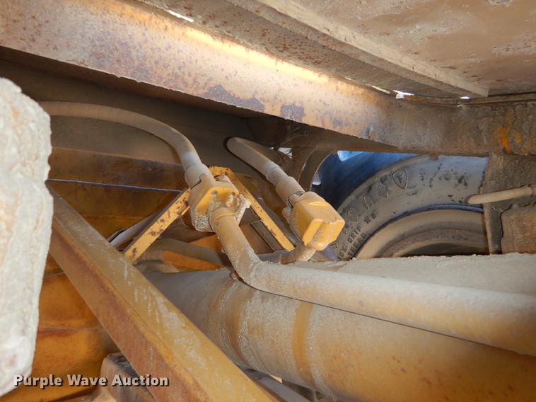 image for item J5620 1972 Caterpillar 621 conventional scraper