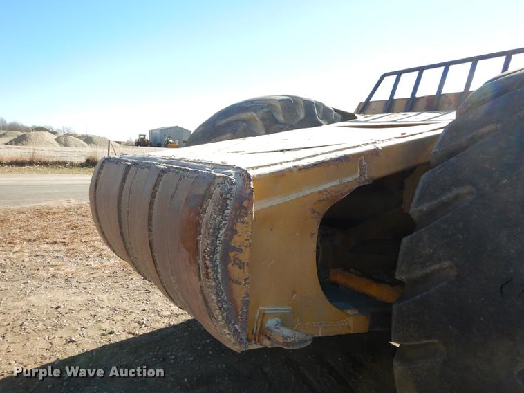 image for item J5620 1972 Caterpillar 621 conventional scraper