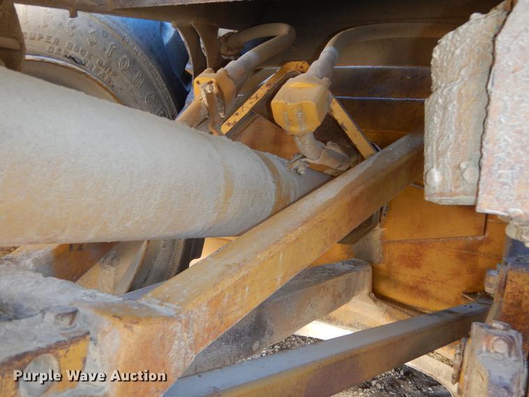 image for item J5620 1972 Caterpillar 621 conventional scraper