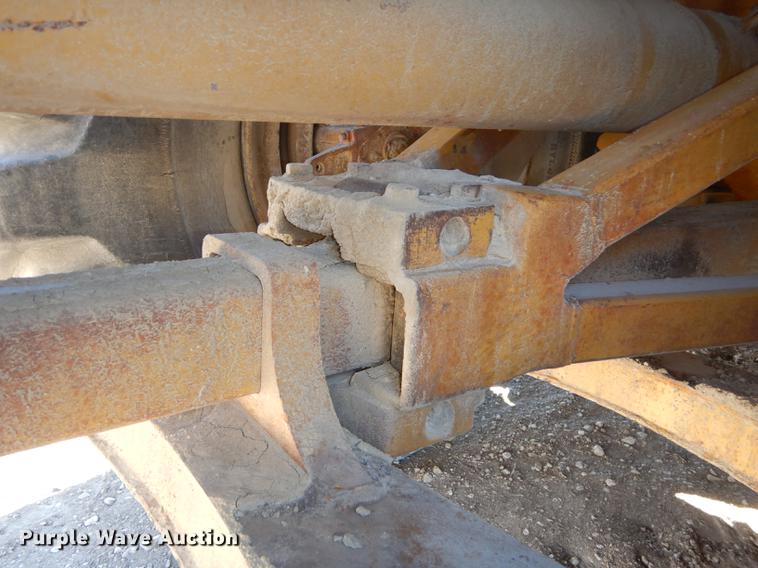 image for item J5620 1972 Caterpillar 621 conventional scraper