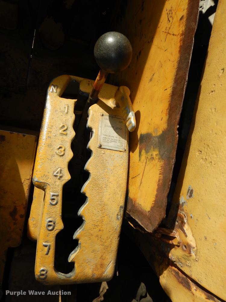 image for item J5620 1972 Caterpillar 621 conventional scraper