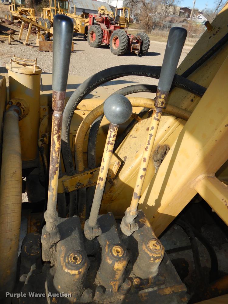 image for item J5620 1972 Caterpillar 621 conventional scraper