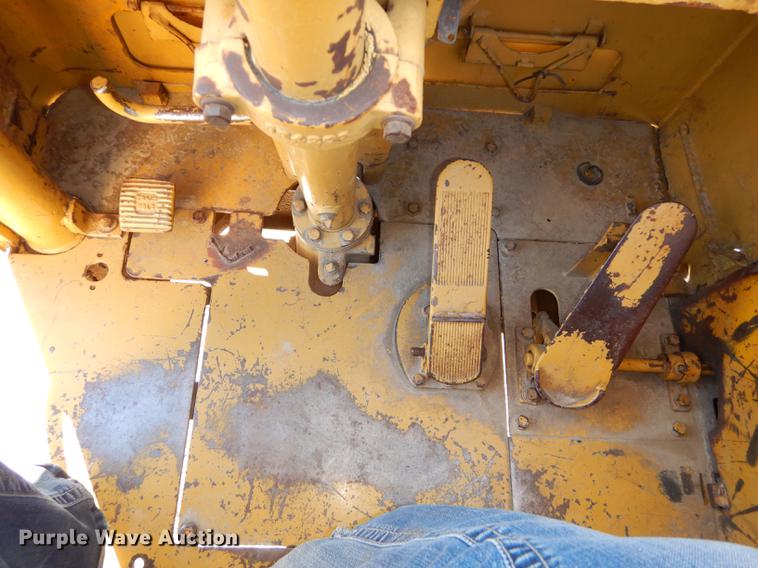 image for item J5620 1972 Caterpillar 621 conventional scraper