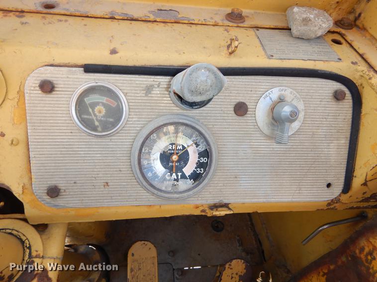 image for item J5620 1972 Caterpillar 621 conventional scraper