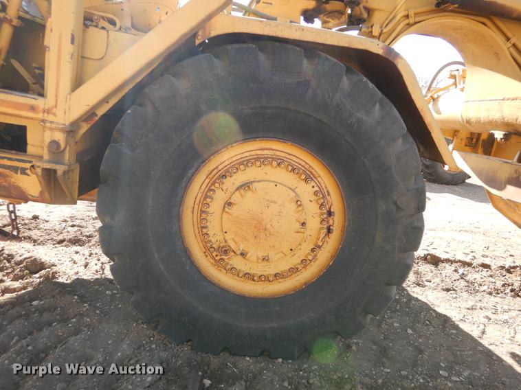 image for item J5621 1972 Caterpillar 621 conventional scraper