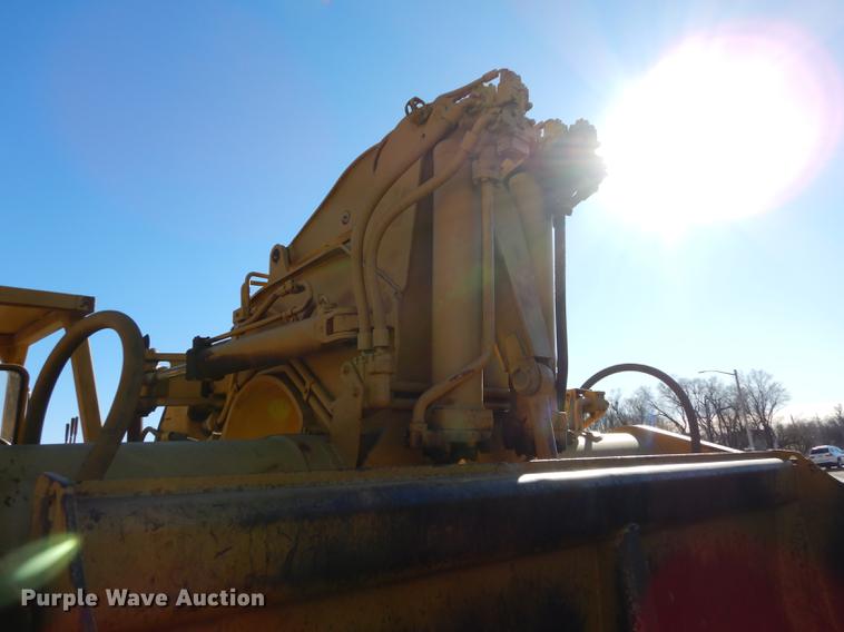 image for item J5621 1972 Caterpillar 621 conventional scraper