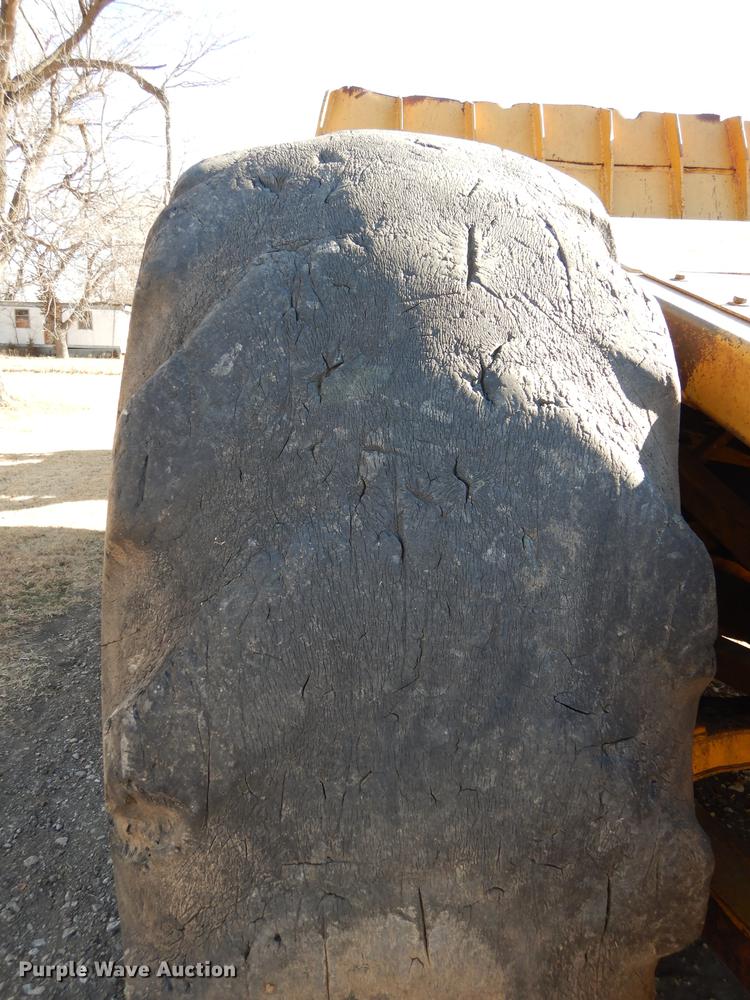 image for item J5621 1972 Caterpillar 621 conventional scraper