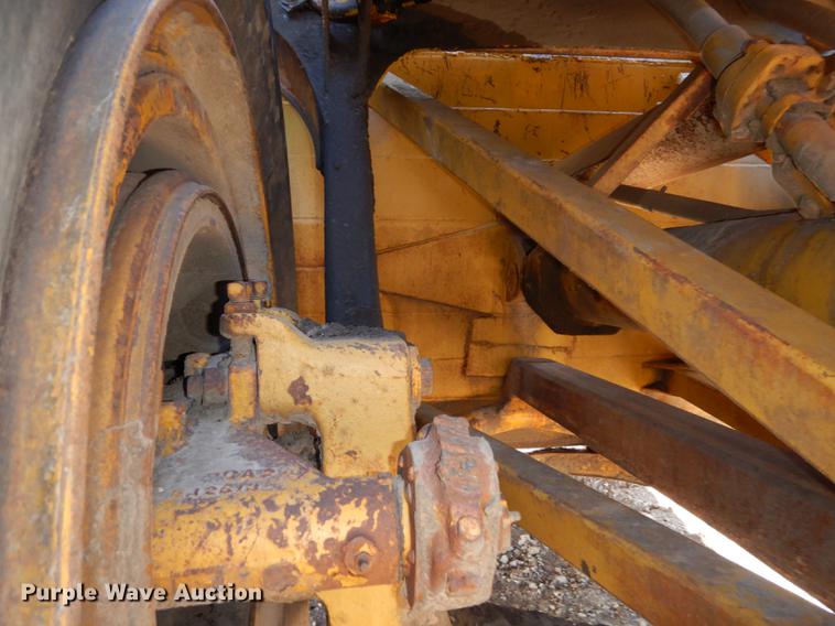 image for item J5621 1972 Caterpillar 621 conventional scraper