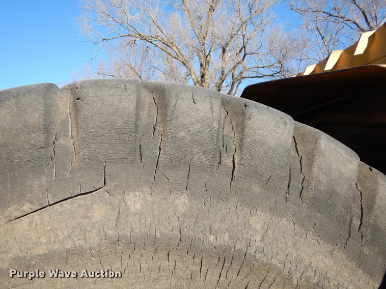 image for item J5621 1972 Caterpillar 621 conventional scraper