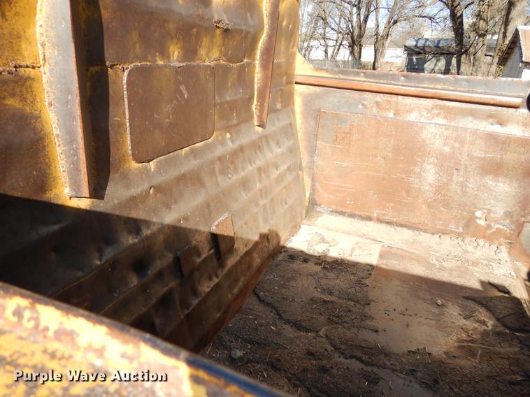 image for item J5621 1972 Caterpillar 621 conventional scraper