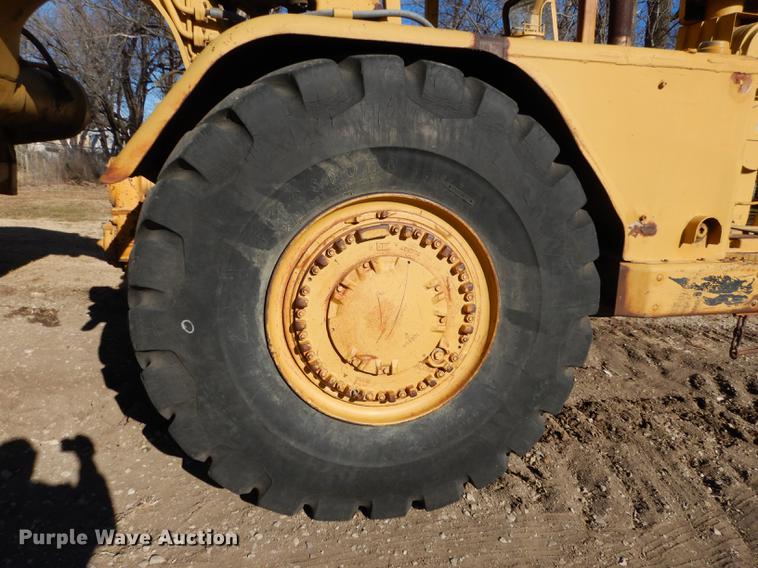 image for item J5621 1972 Caterpillar 621 conventional scraper