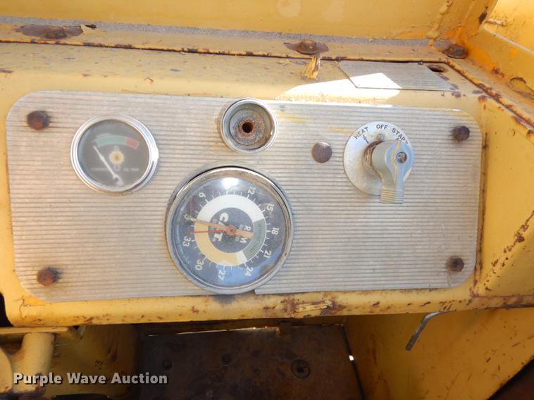 image for item J5621 1972 Caterpillar 621 conventional scraper