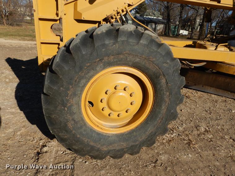 image for item J5622 1975 Caterpillar 140G motor grader