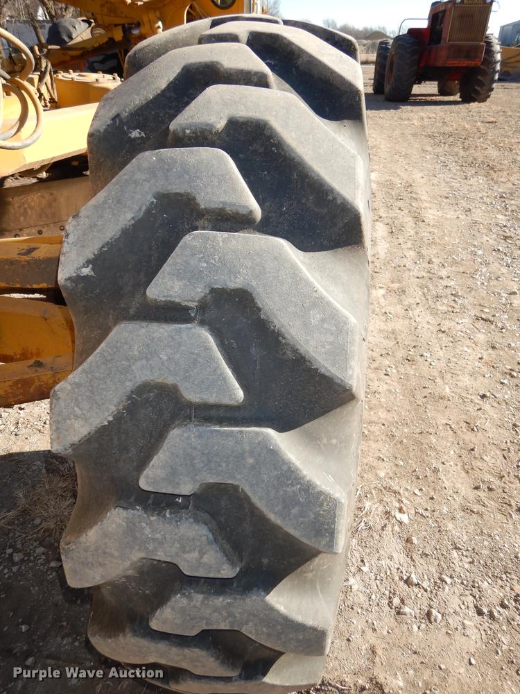 image for item J5622 1975 Caterpillar 140G motor grader