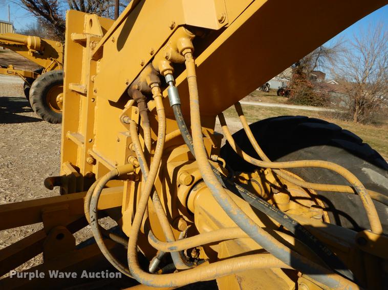 image for item J5622 1975 Caterpillar 140G motor grader