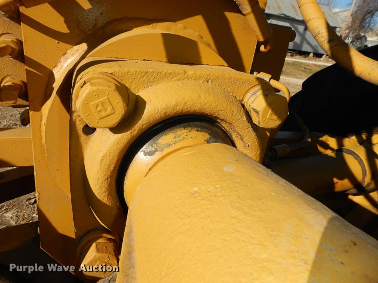 image for item J5622 1975 Caterpillar 140G motor grader