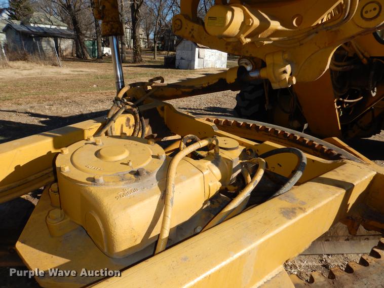 image for item J5622 1975 Caterpillar 140G motor grader