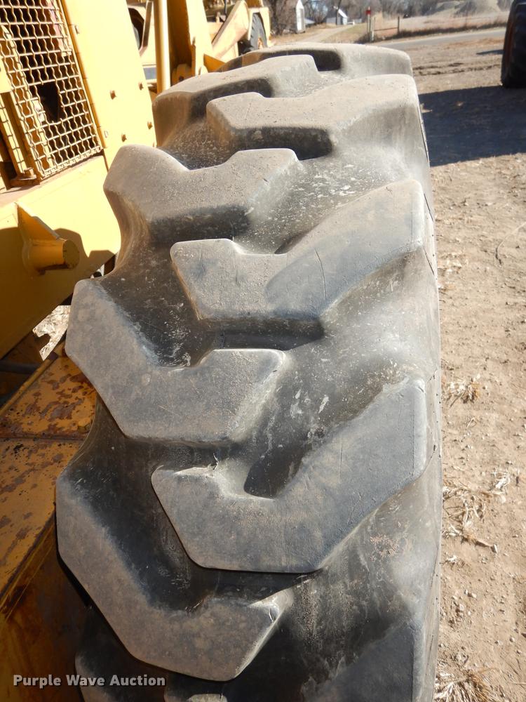 image for item J5622 1975 Caterpillar 140G motor grader