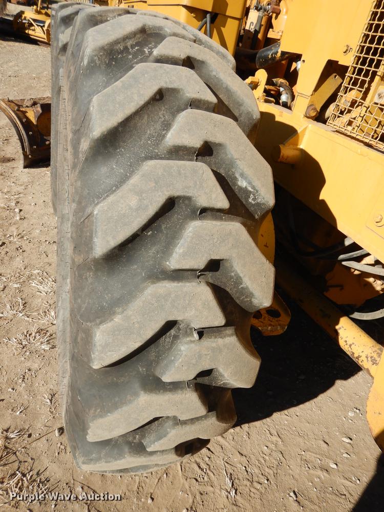 image for item J5622 1975 Caterpillar 140G motor grader