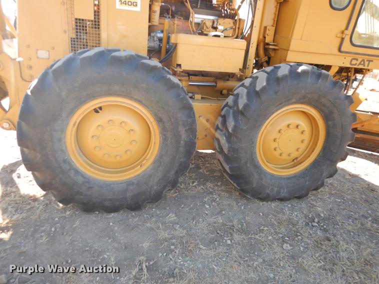 image for item J5622 1975 Caterpillar 140G motor grader