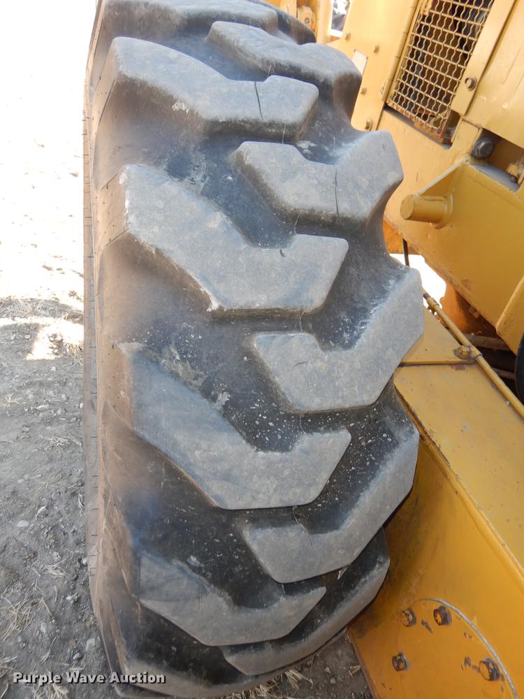 image for item J5622 1975 Caterpillar 140G motor grader