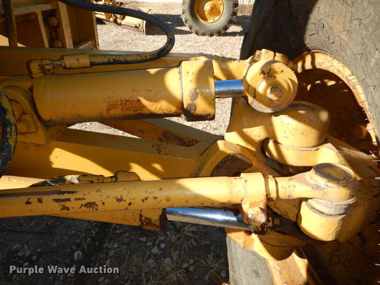 image for item J5622 1975 Caterpillar 140G motor grader