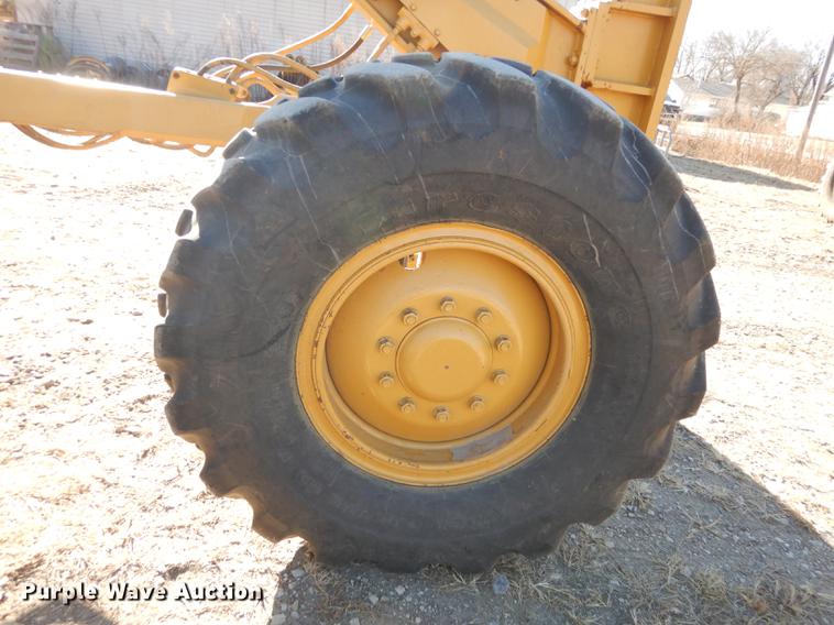 image for item J5622 1975 Caterpillar 140G motor grader