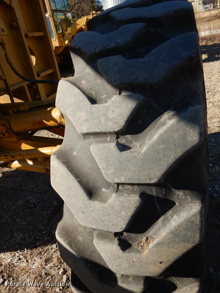 image for item J5622 1975 Caterpillar 140G motor grader