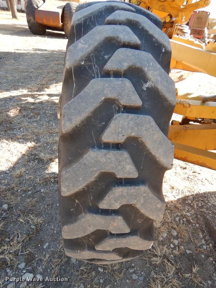 image for item J5622 1975 Caterpillar 140G motor grader