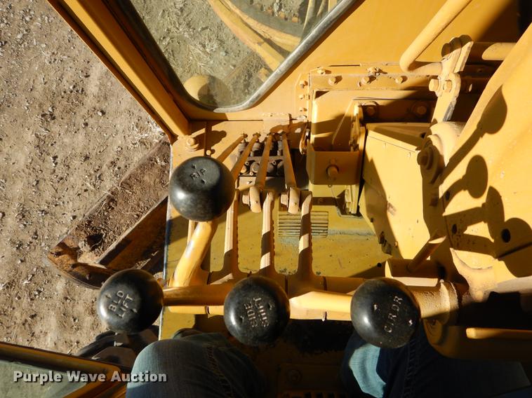 image for item J5622 1975 Caterpillar 140G motor grader