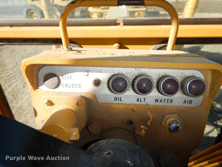 image for item J5622 1975 Caterpillar 140G motor grader