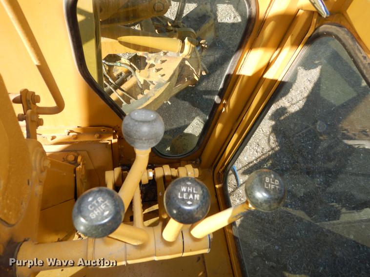 image for item J5622 1975 Caterpillar 140G motor grader