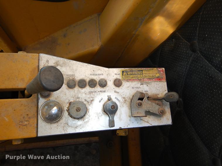 image for item J5622 1975 Caterpillar 140G motor grader