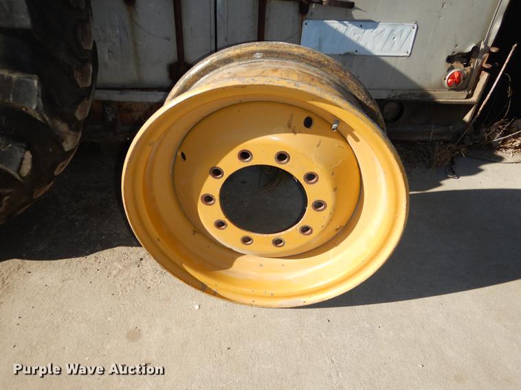 image for item J5622 1975 Caterpillar 140G motor grader