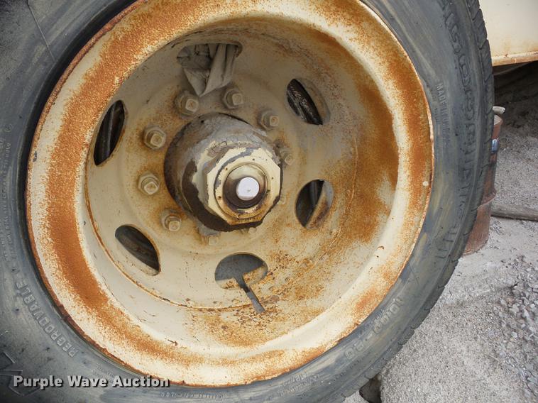 image for item J8561 Boeing four bin cold feed hopper