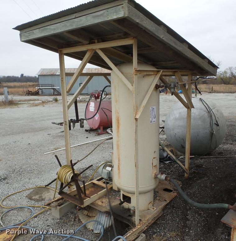 image for item J8562 Quincy 350 air compressor