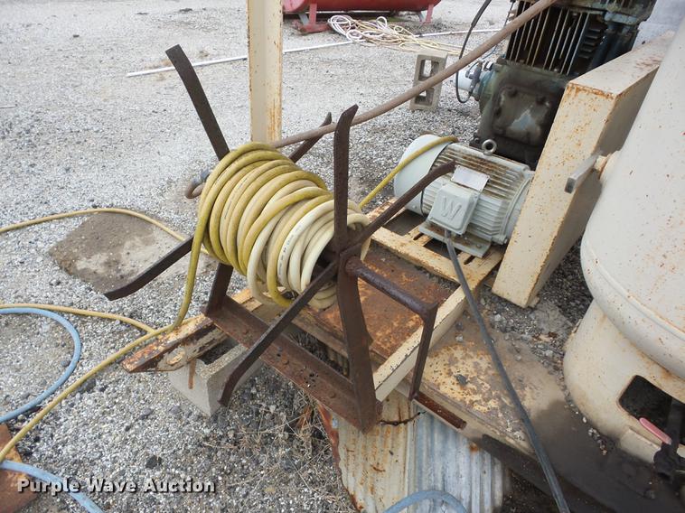 image for item J8562 Quincy 350 air compressor